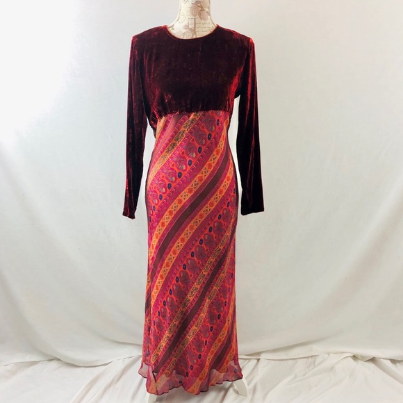 Vintage Velvet and Silk Print Dress Wine by Bloomingdale’s Petites Size 8 - Picture 16 of 16